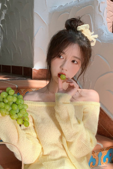 一面亲膜上边奶一个膜边
